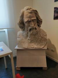 Busto Giovanni Carnovali (foto Ibis)