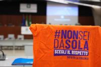 Messaggio antiviolenza, "Non sei da sola"