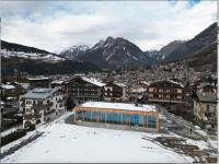 Stelvio Olympic Ski Center e il Pentagono Center di Bormio (foto LNews) Stelvio Olympic Ski Center e il Pentagono Center di Bormio (foto LNews)